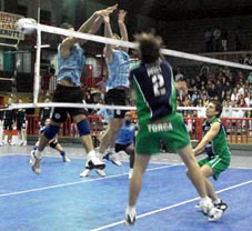 A CHUBUT VOLEY SE LE ESCAPO EN EL ULTIMOS SUSPIRO Y DESDE EL MARTES LA SIGUEN EN TRELEW